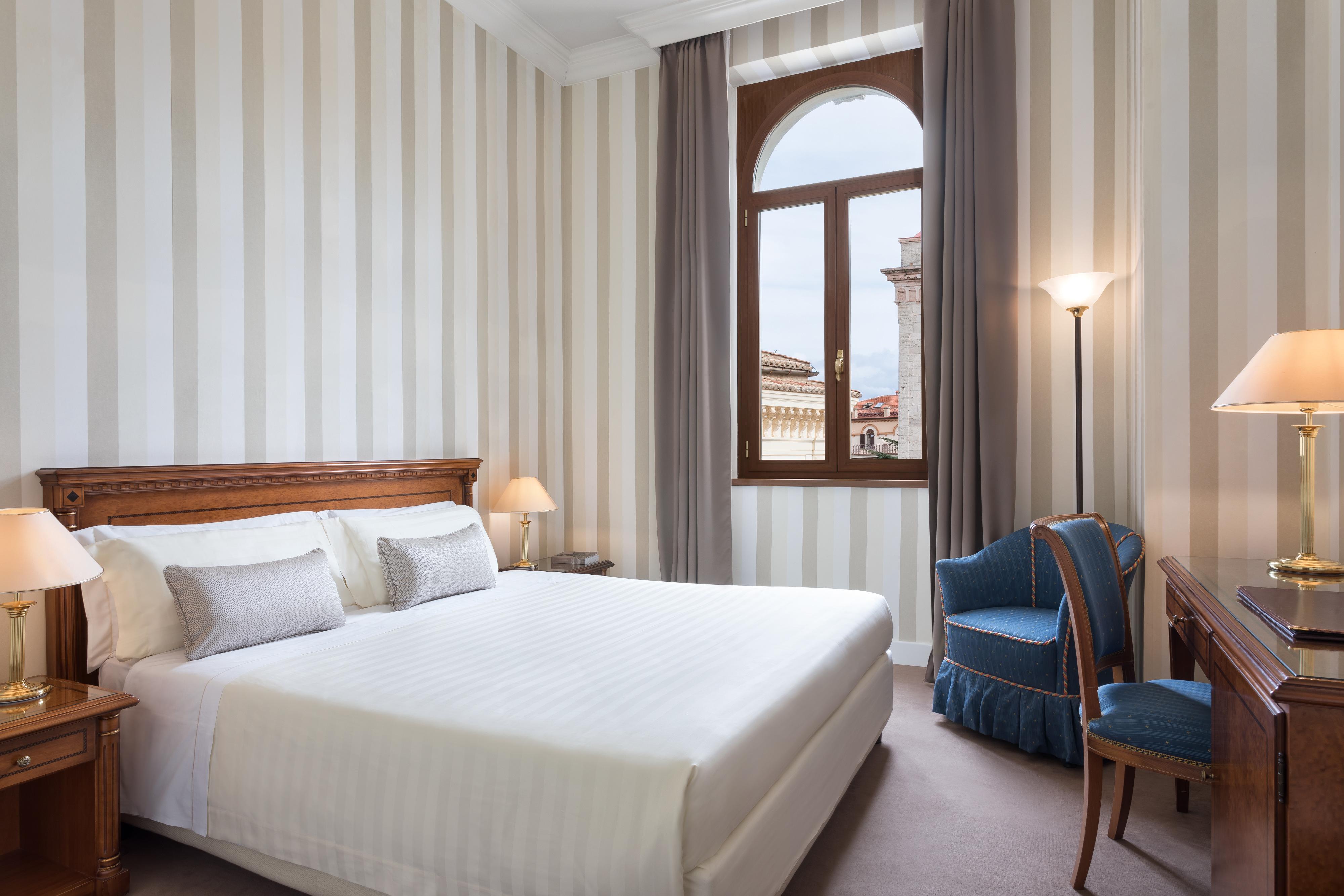 Sina Brufani Hotel Перуджа Екстериор снимка A room at the hotel