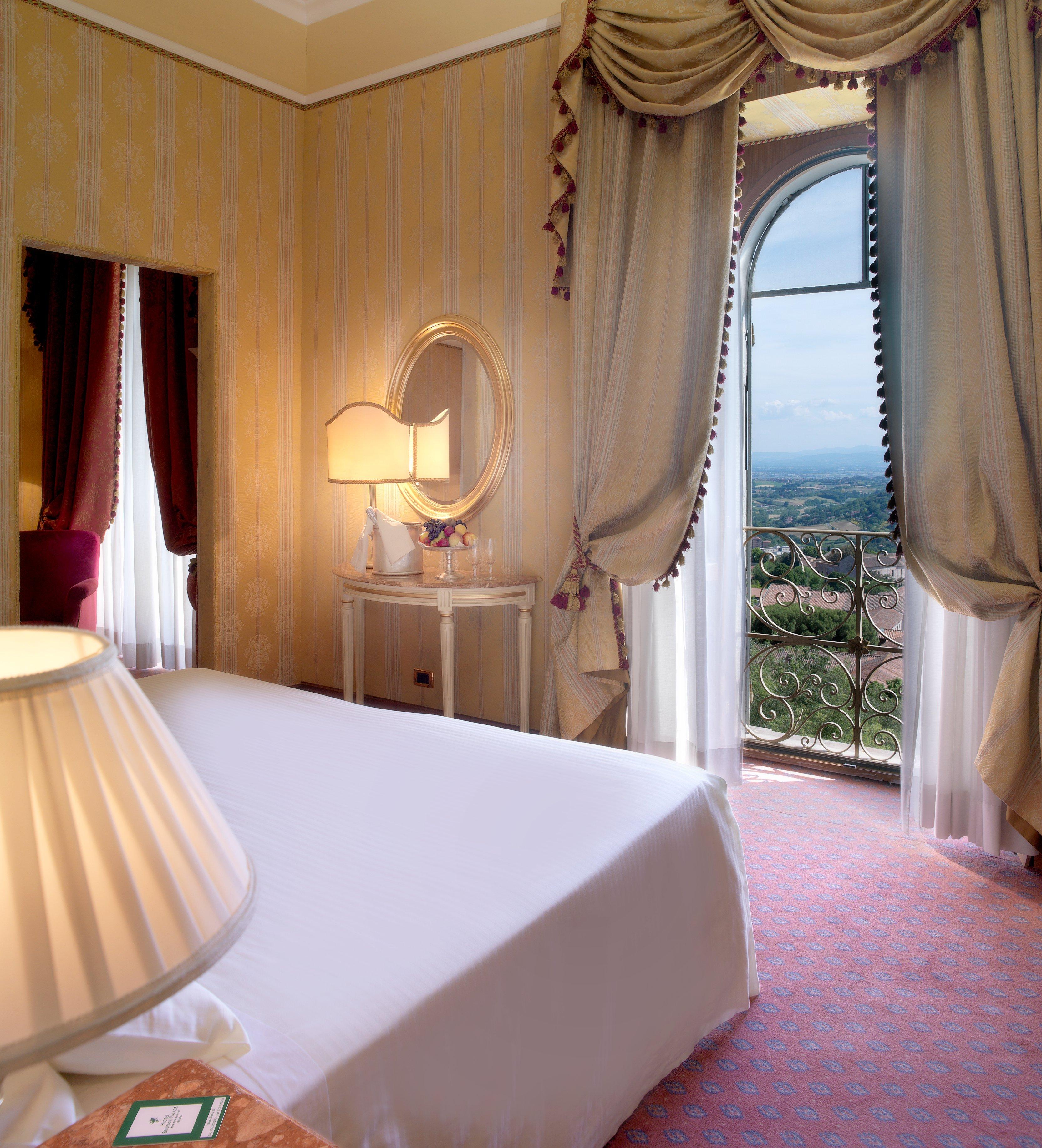 Sina Brufani Hotel Перуджа Екстериор снимка A bedroom at the hotel