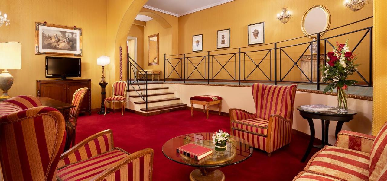 Sina Brufani Hotel Перуджа Екстериор снимка A suite at the hotel